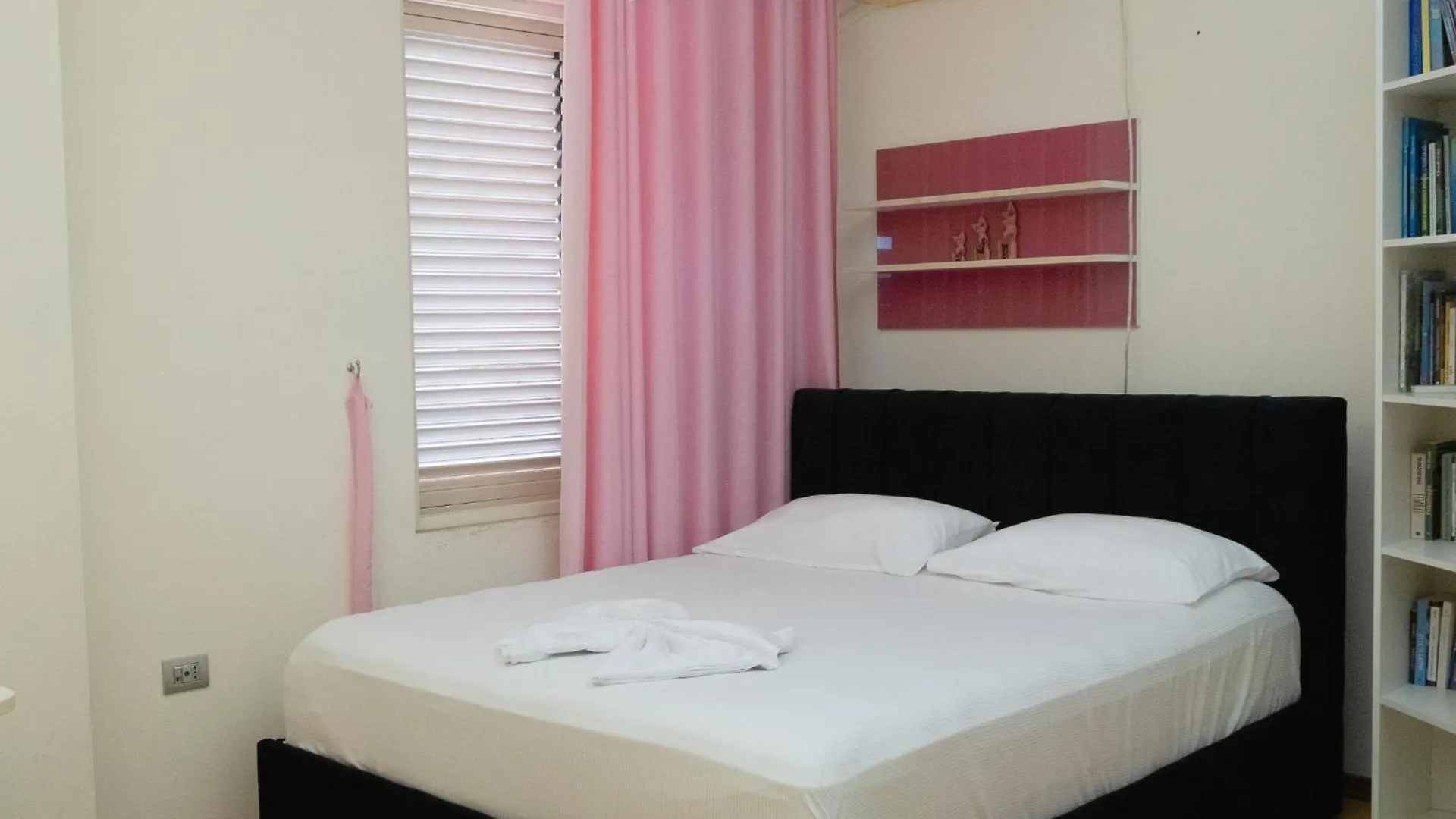 בית הארחה טיראנה Albjona Rooms